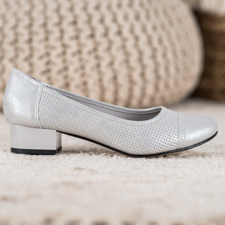 Goodin Durchbrochene Pumpen auf einer Säule grau 1