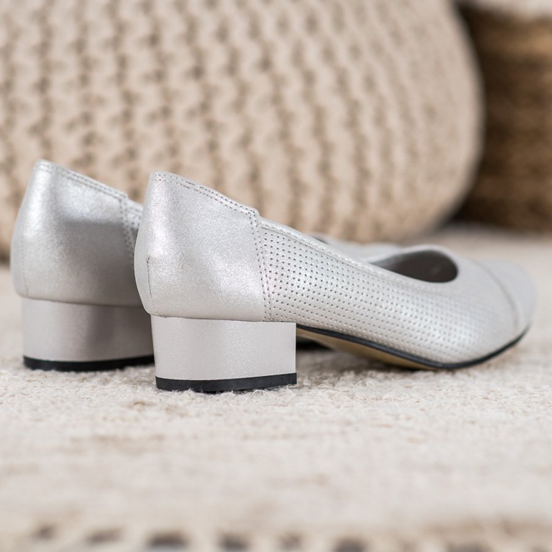 Goodin Durchbrochene Pumpen auf einer Säule grau 2