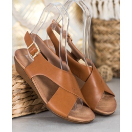 Small Swan Bequeme Sandalen in Camel braun 1