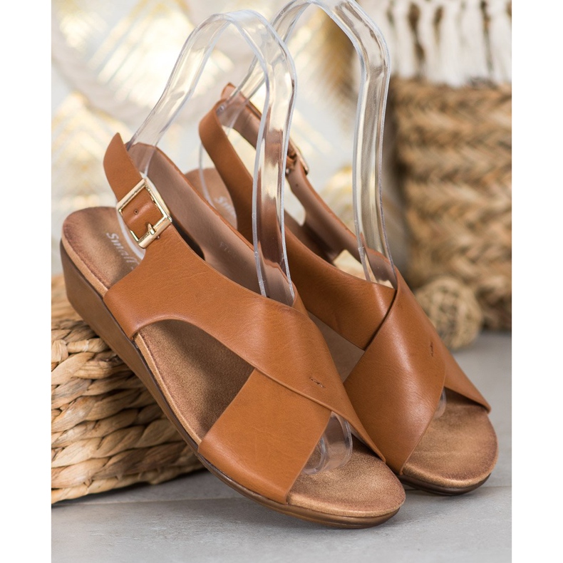 Small Swan Bequeme Sandalen in Camel braun 1