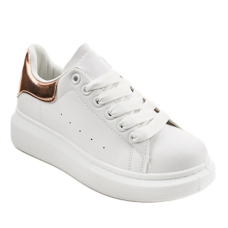 Weiße Turnschuhe auf einer dicken Sohle 650-3 1