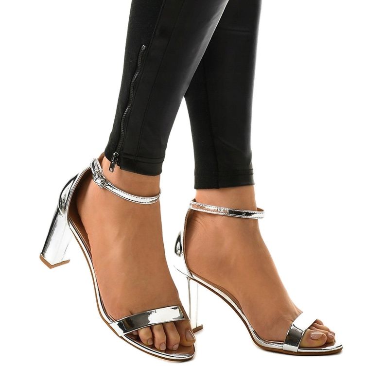 Offene Pumps in Silber, lackiert 616 grau 1