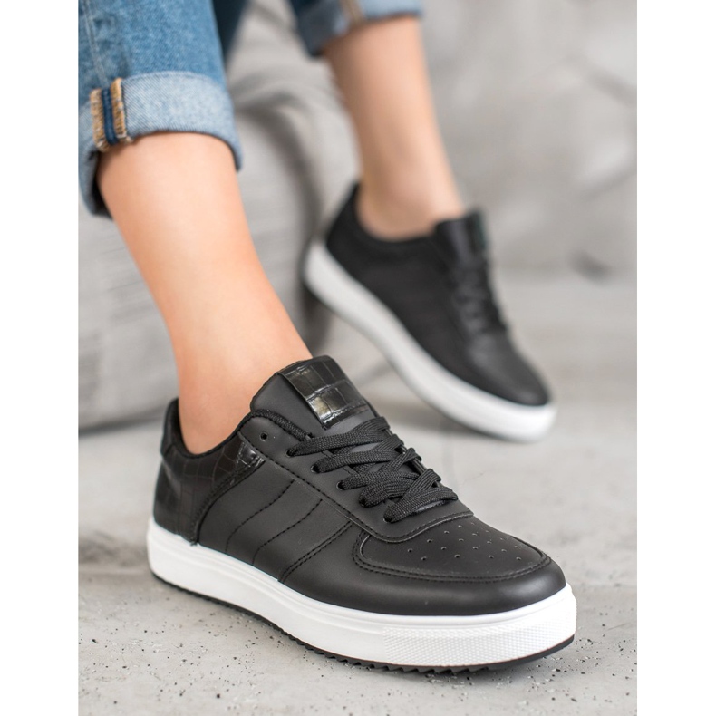 SHELOVET Stylische Schuhe auf der Plattform schwarz 1