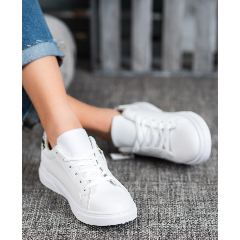 SHELOVET Sportschuhe mit dekorativem Reißverschluss weiß 2