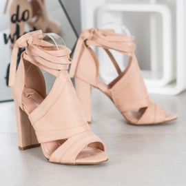 Seastar Gebundene Sandalen an einem Pfosten beige 1