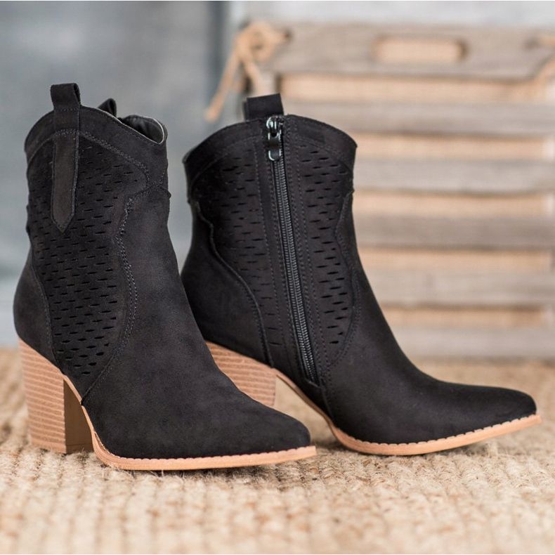 Seastar Durchbrochene Cowgirls auf einer Säule schwarz 1