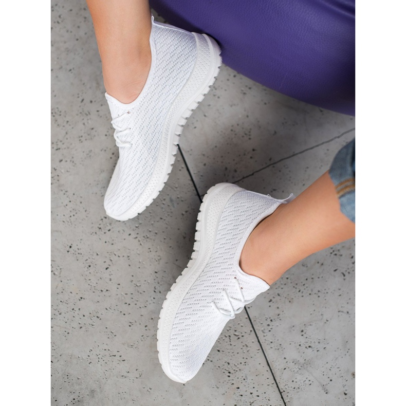 SHELOVET Weiße durchbrochene Sportschuhe 1