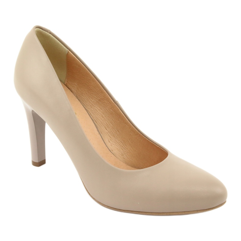 Mustang-Pumps an der Espinto 755/153-Säule beige 1