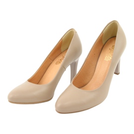 Mustang-Pumps an der Espinto 755/153-Säule beige 3