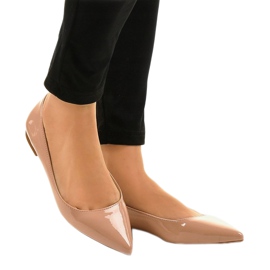 Beige Ballerinas lackiert in der Spitze MM5018 1