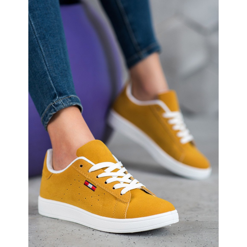 SHELOVET Bequeme Schuhe aus Öko-Leder gelb 1