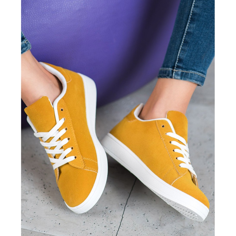 SHELOVET Bequeme Schuhe aus Öko-Leder gelb 2