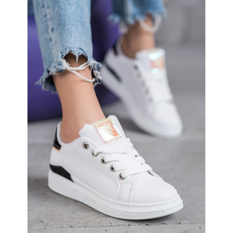 SHELOVET Sportschuhe aus Öko-Leder weiß schwarz 2