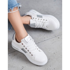 SHELOVET Sportschuhe zum Schnüren weiß 1