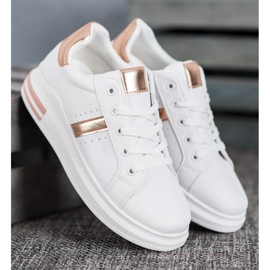 SHELOVET Sportschuhe mit goldenen Einsätzen weiß 2