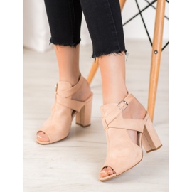 Seastar Stilvolle Sandalen an einer Bar braun 1