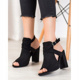 Seastar Stilvolle Sandalen an einer Bar schwarz 1