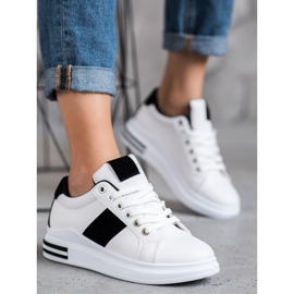 Weide Sportschuhe mit schwarzen Einsätzen weiß 2