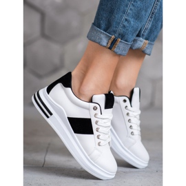 Weide Sportschuhe mit schwarzen Einsätzen weiß 1