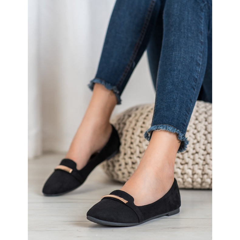 SHELOVET Schwarze Ballerina mit Ornament 1