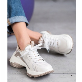 Goodin Sneakers aus durchbrochenem Leder weiß gelb 2