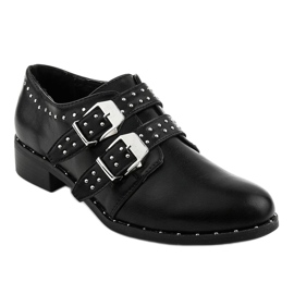 Schwarze Brogues mit Nieten am NC168-Block 1