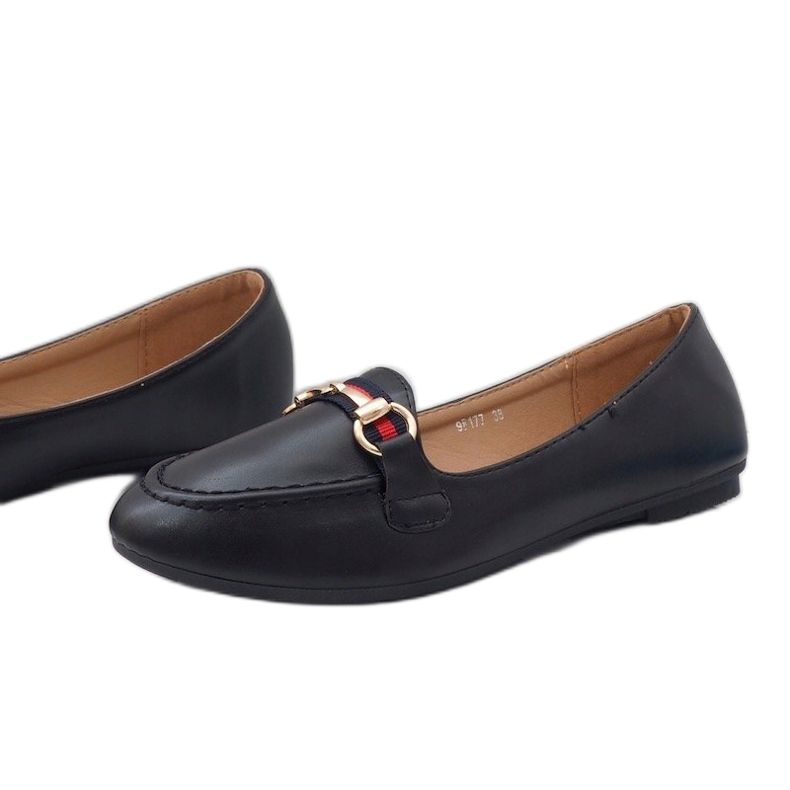 Ballerinas aus schwarzem Kunstleder 9F177 1