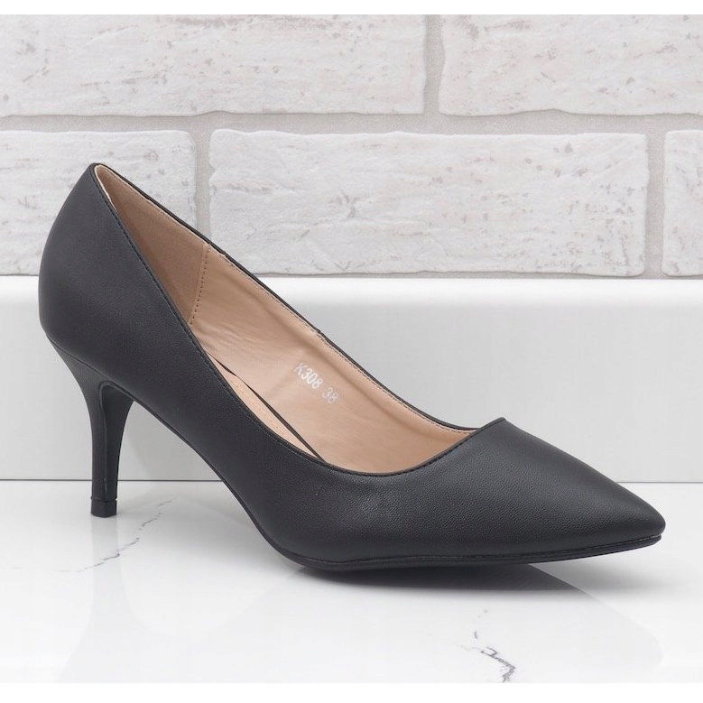 Schwarze niedrige Pumps auf einem K308-Absatz 1