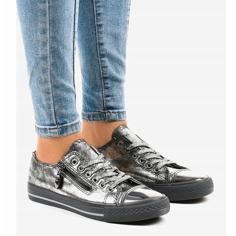 Grau glänzende Turnschuhe TL-64 1