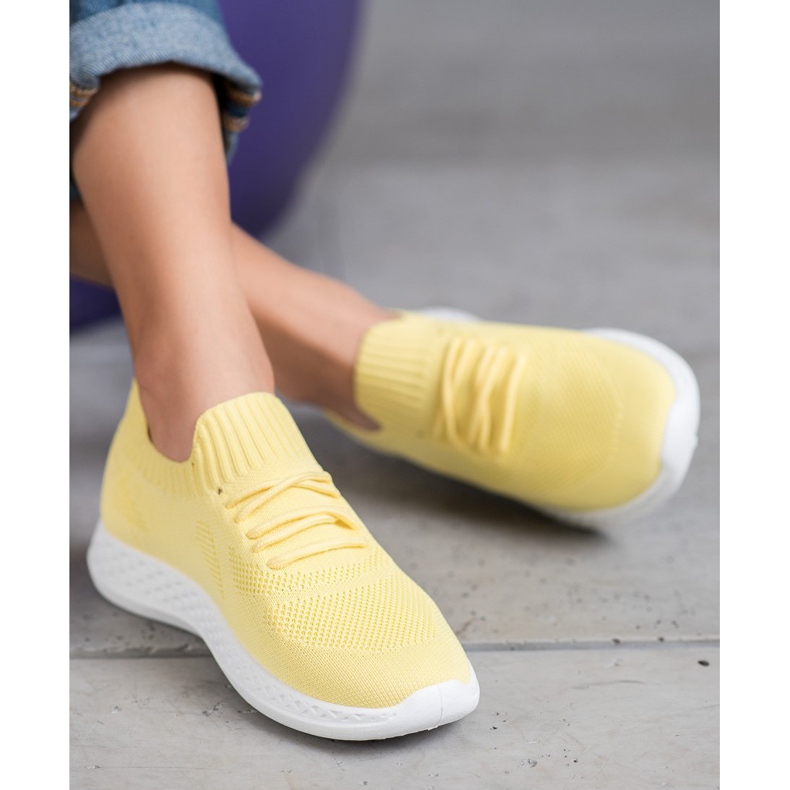SHELOVET Leichte Sportschuhe gelb 1