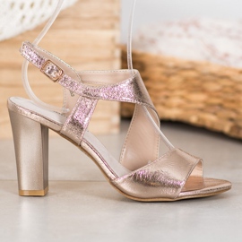 Goodin Goldene Sandalen 1