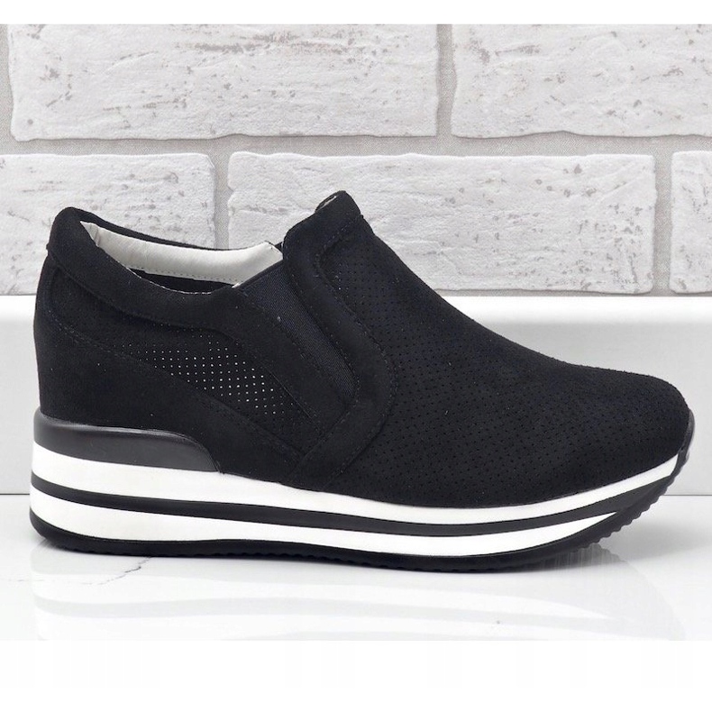 Schwarze Sneakers mit durchbrochenen Keilabsätzen RQ259 2