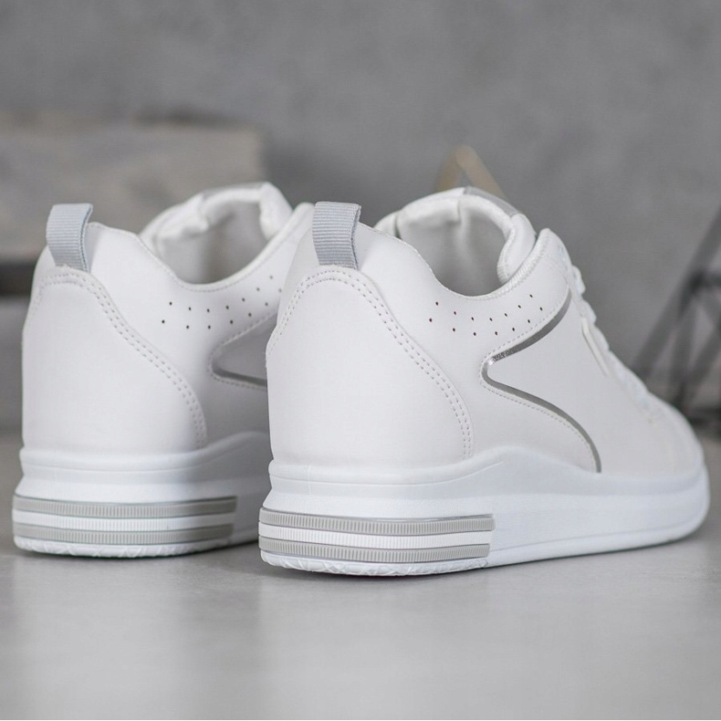 SHELOVET Weiße Schuhe mit verstecktem Keil 1