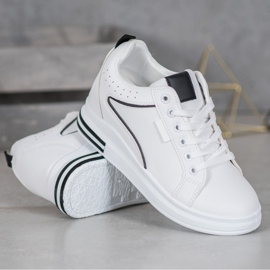 SHELOVET Weiße Schuhe mit verstecktem Keil 1