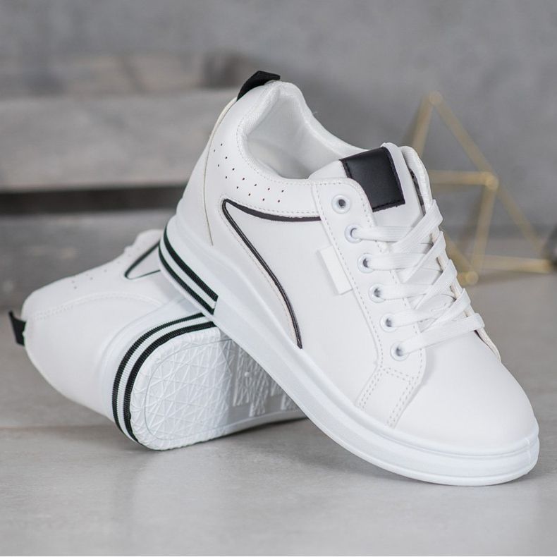 SHELOVET Weiße Schuhe mit verstecktem Keil 1