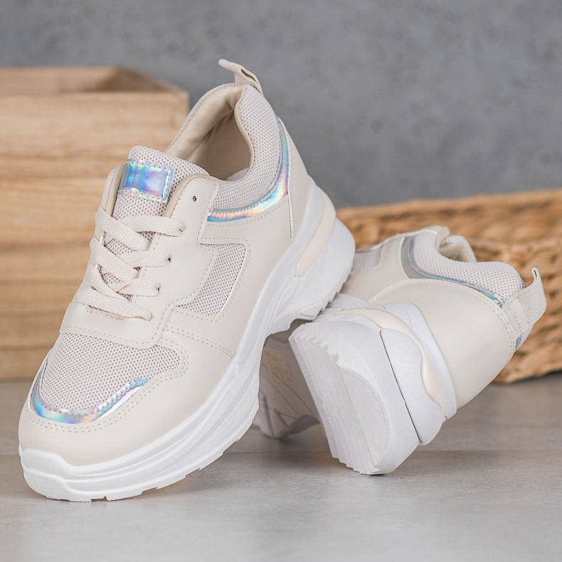 SHELOVET Beige Sneakers mit Holo-Effekt 2