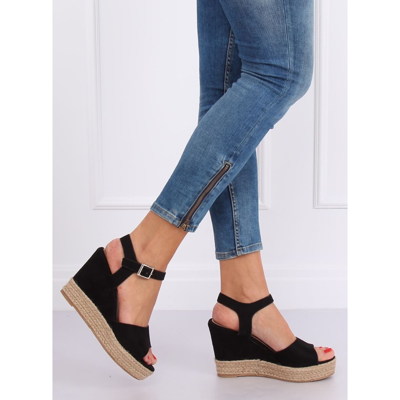 Schwarze Sandalen mit Keilabsatz 9R195 Schwarz 1