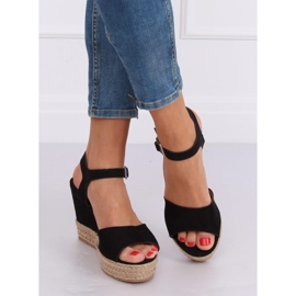 Schwarze Sandalen mit Keilabsatz 9R195 Schwarz 2