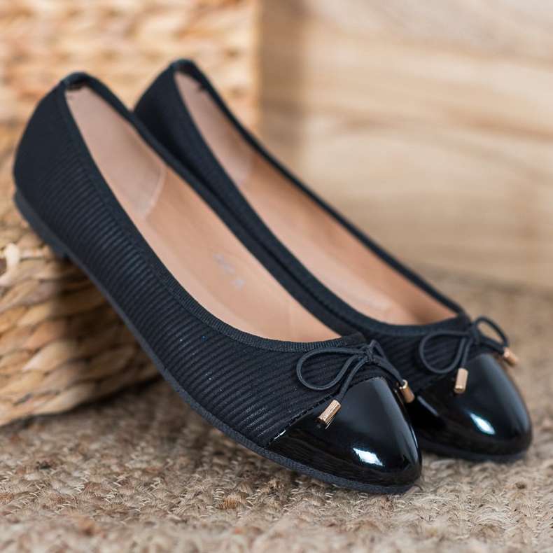 Fama Ballerina mit Nadelstreifen schwarz 1