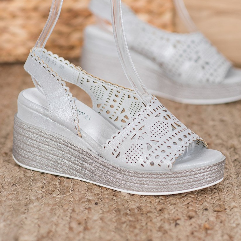 Goodin Durchbrochene Keilsandalen grau 2