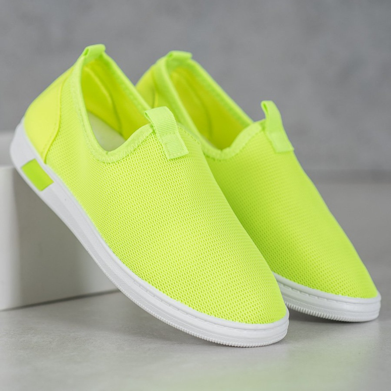 SHELOVET Luftige Sportschuhe grün 2