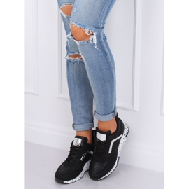 Schwarze schwarze Sportschuhe C131 Negro 1