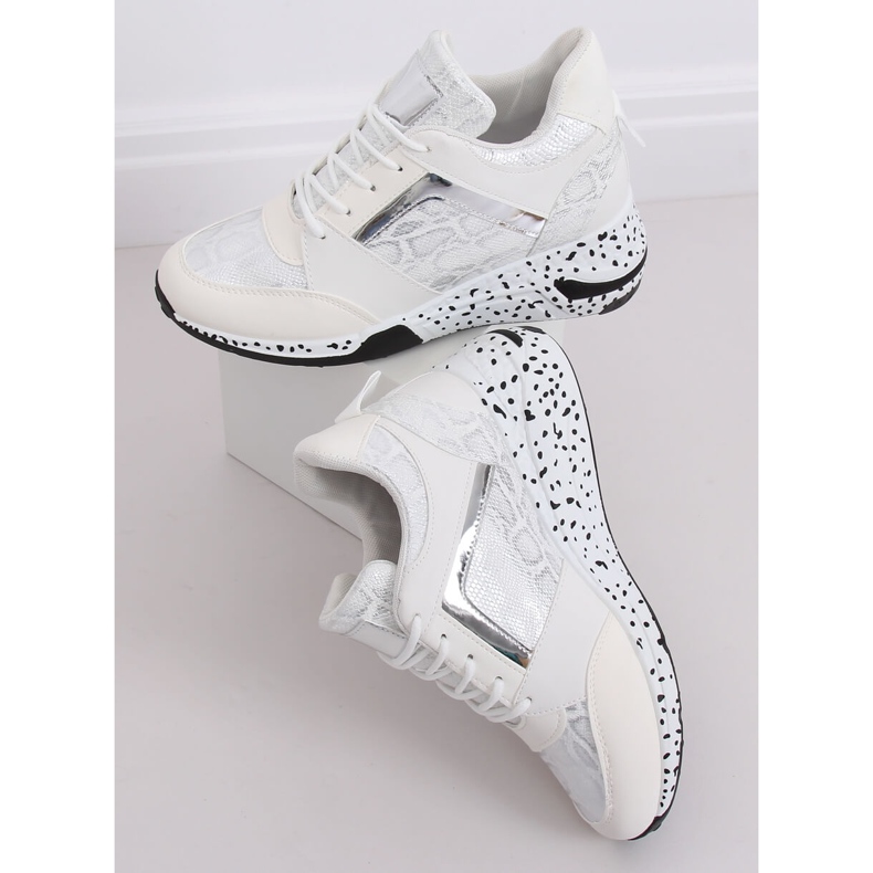 Weiße Sportschuhe auf dem Keilabsatz C131 Blanco 2