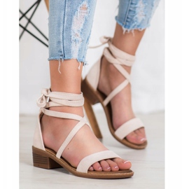 Gebundene Sandalen braun 1