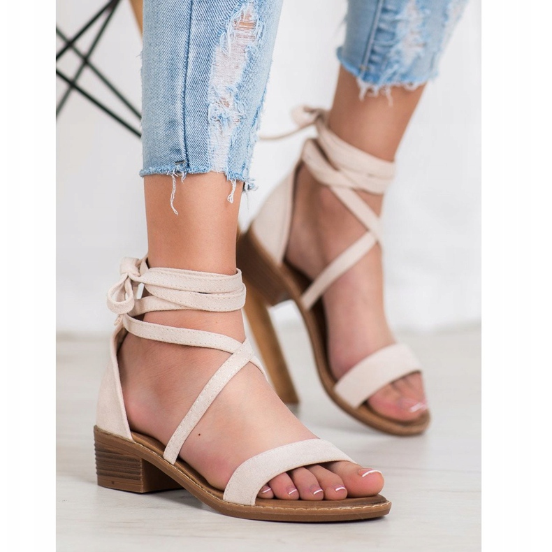 Gebundene Sandalen braun 1