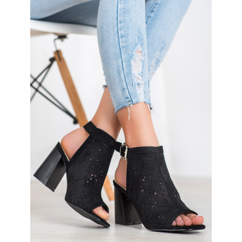 Mannika Aufgebaute durchbrochene Sandalen schwarz 1