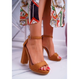 ADY Damen Sandalen mit Absatz Plateau Camel Debora braun 2