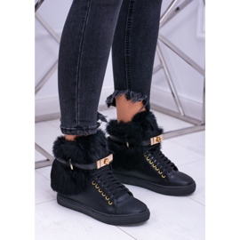 Lu Boo Schwarze Stiefel mit natürlichem Gisele-Fell 1