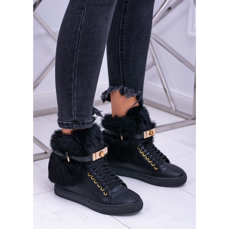 Lu Boo Schwarze Stiefel mit natürlichem Gisele-Fell 1