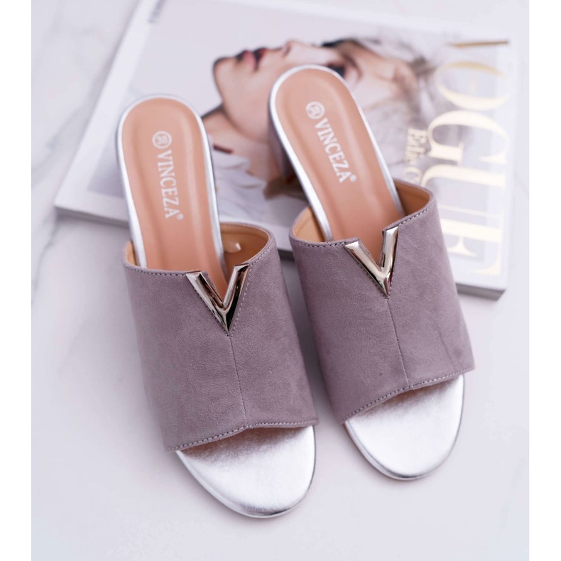 Vinceza Klassische elegante Hausschuhe für Damen auf einem Block Grau Demea 1